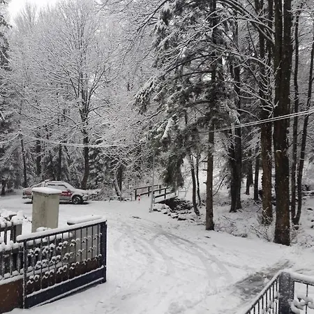 Δωμάτια σε οικογενειακή κατοικία Kuklik